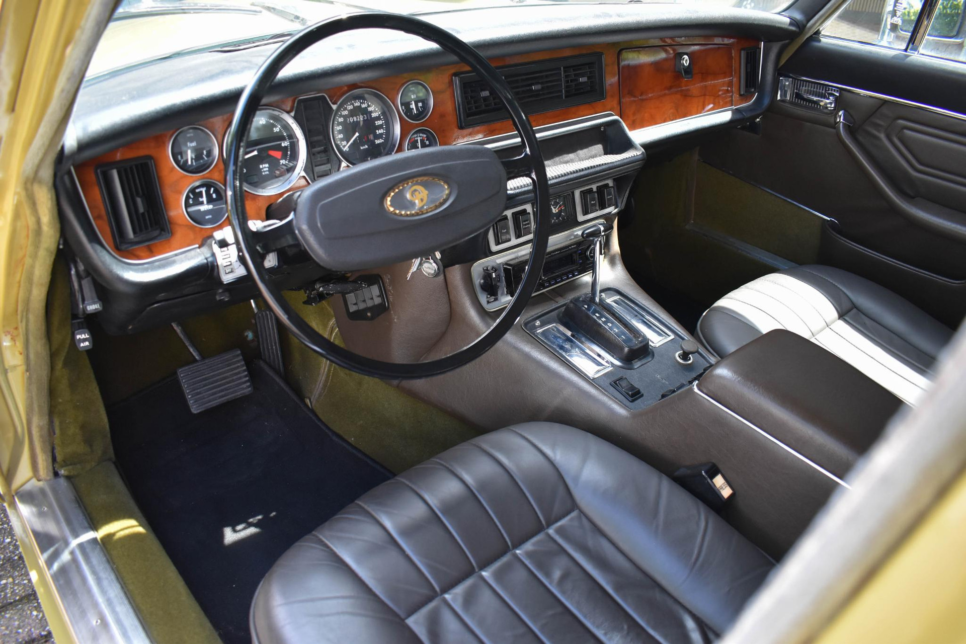 35743786-12.jpg