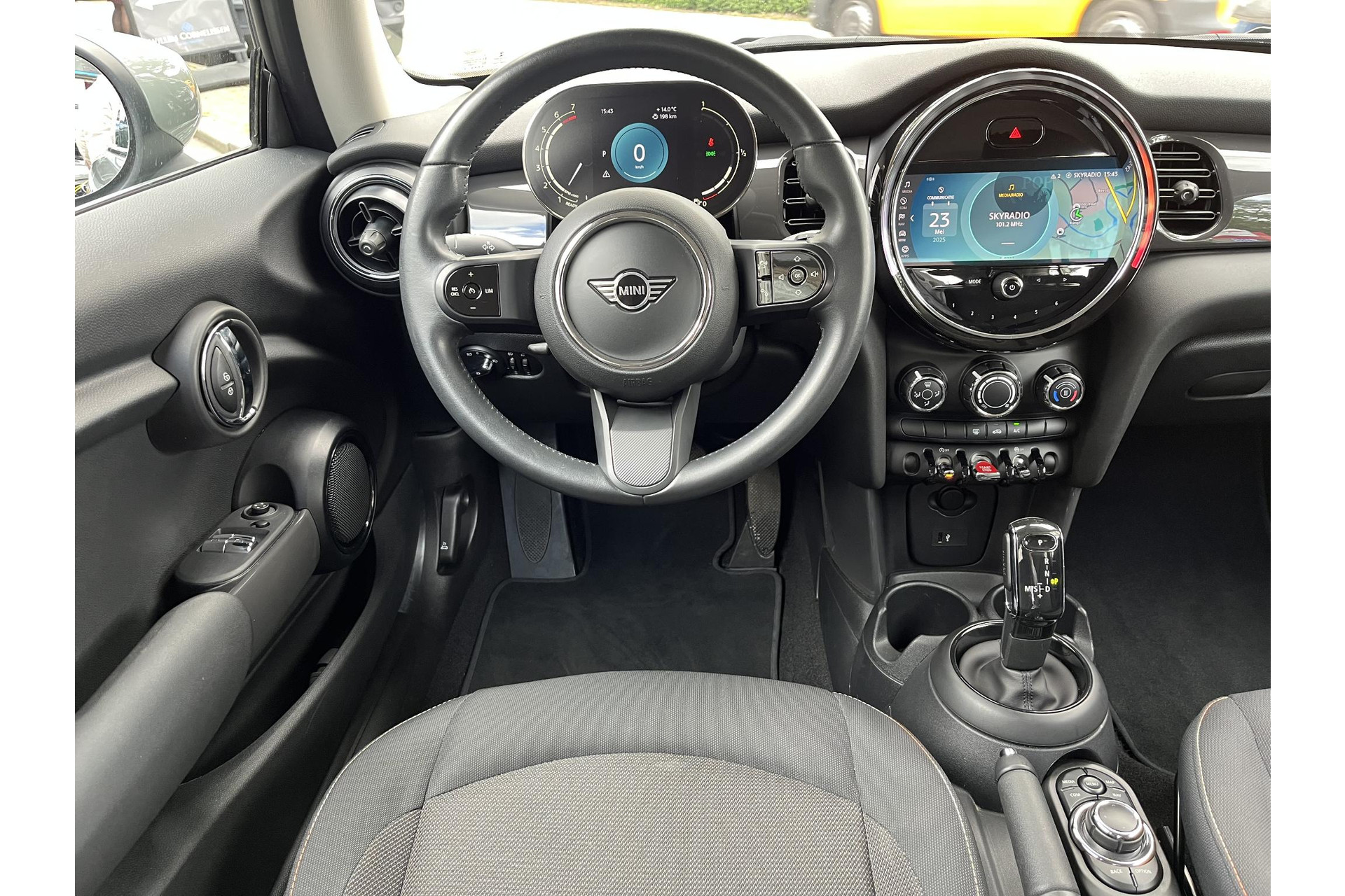 45203915-23.jpg