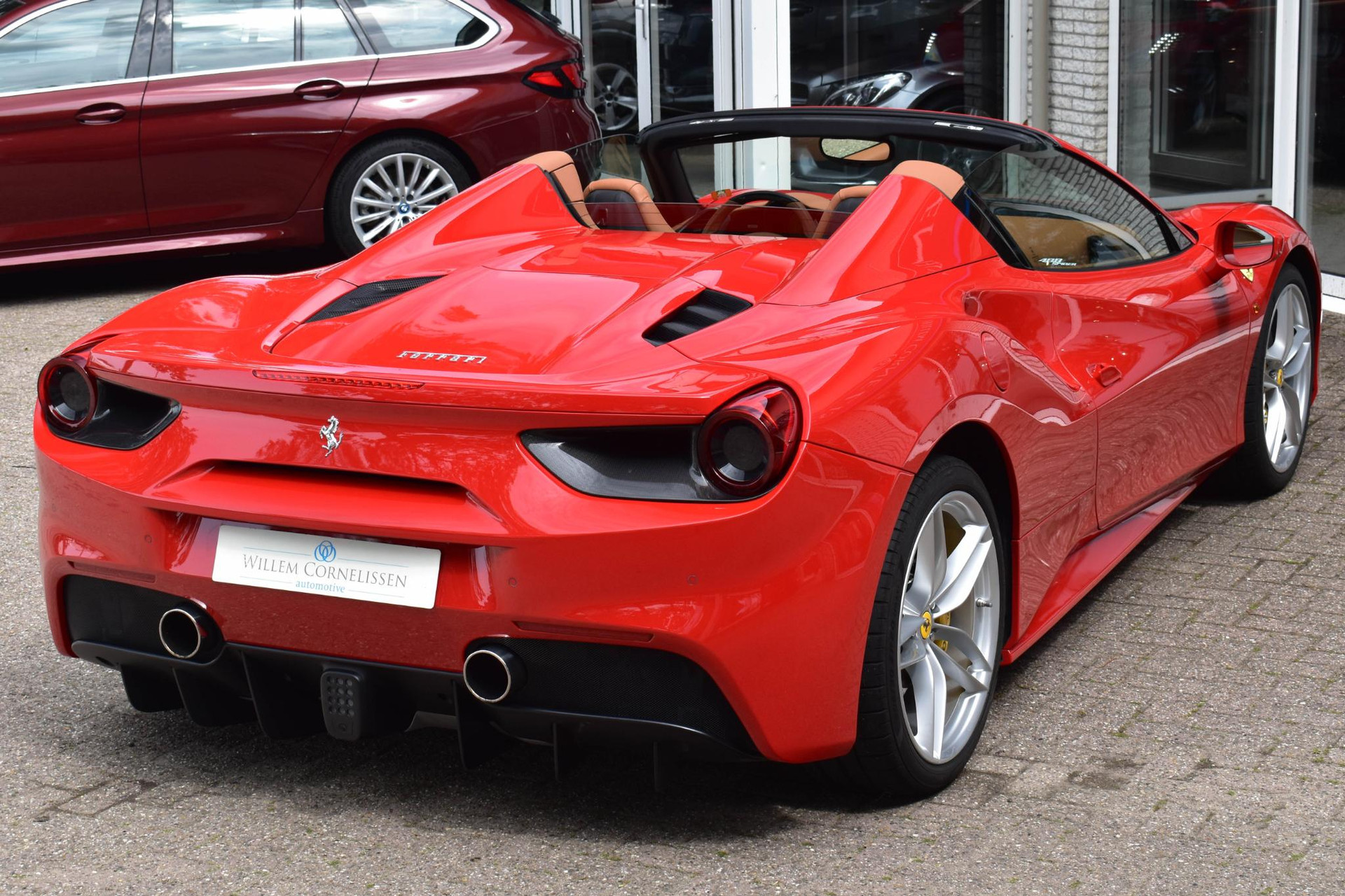 46905912-17.jpg