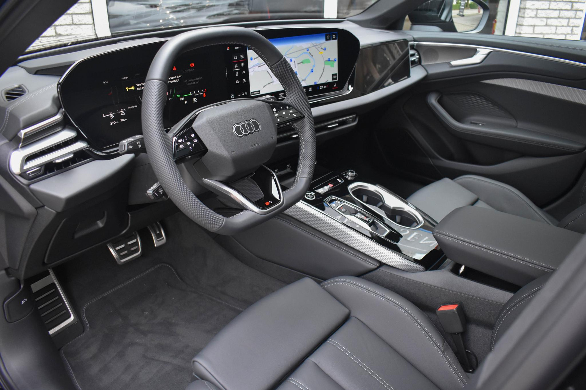 47567424-16.jpg