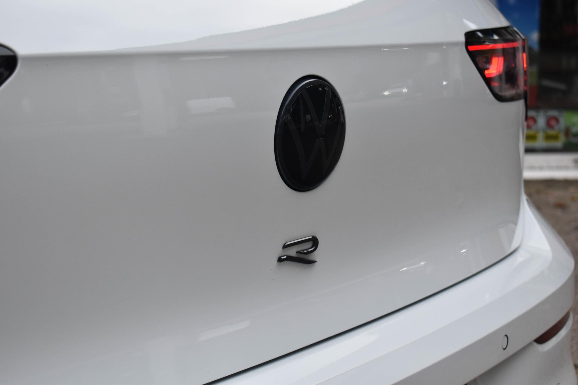 47907524-47.jpg