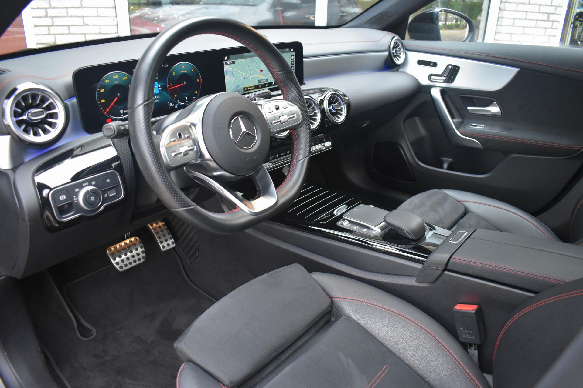 48260583-12.jpg