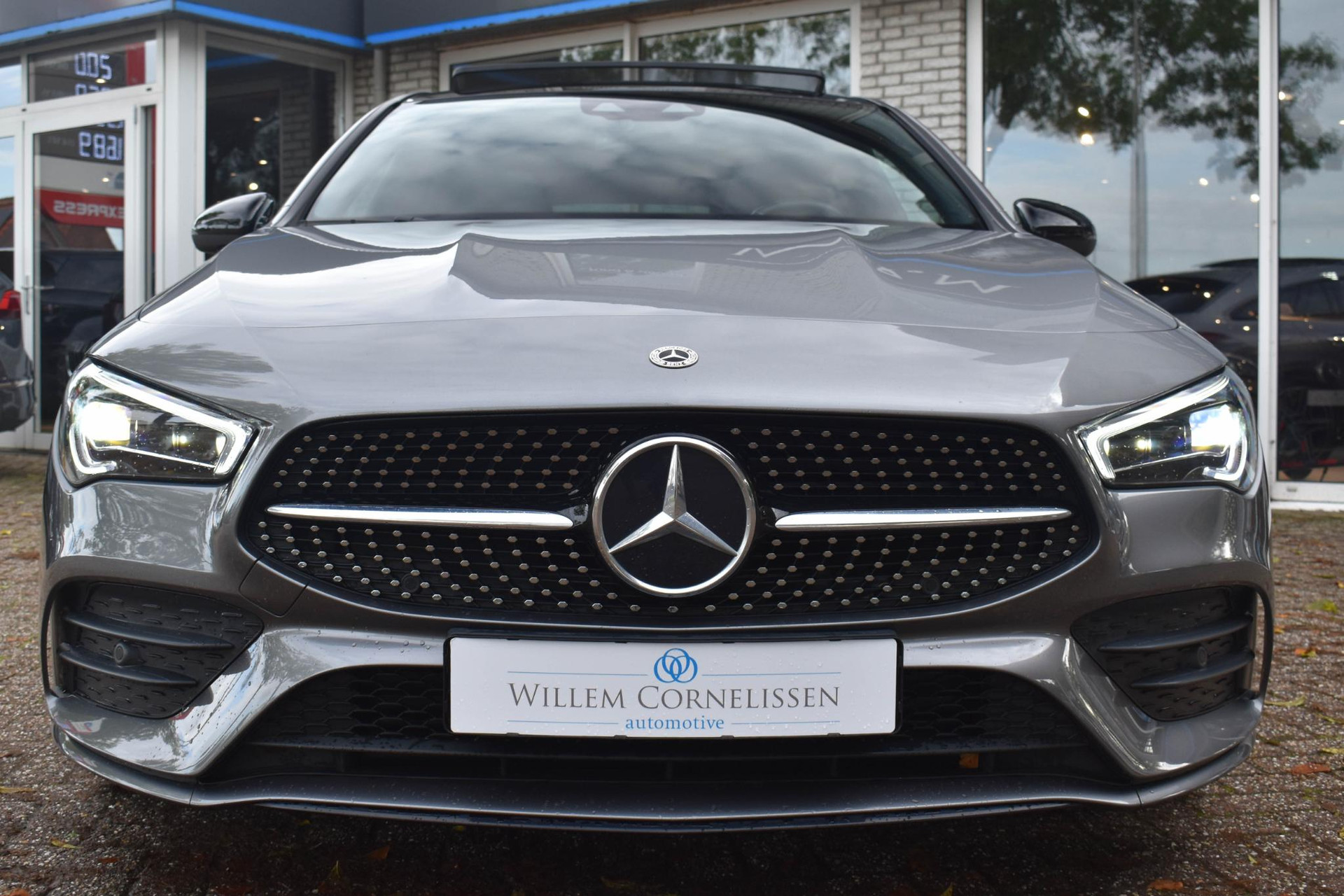 48260583-7.jpg