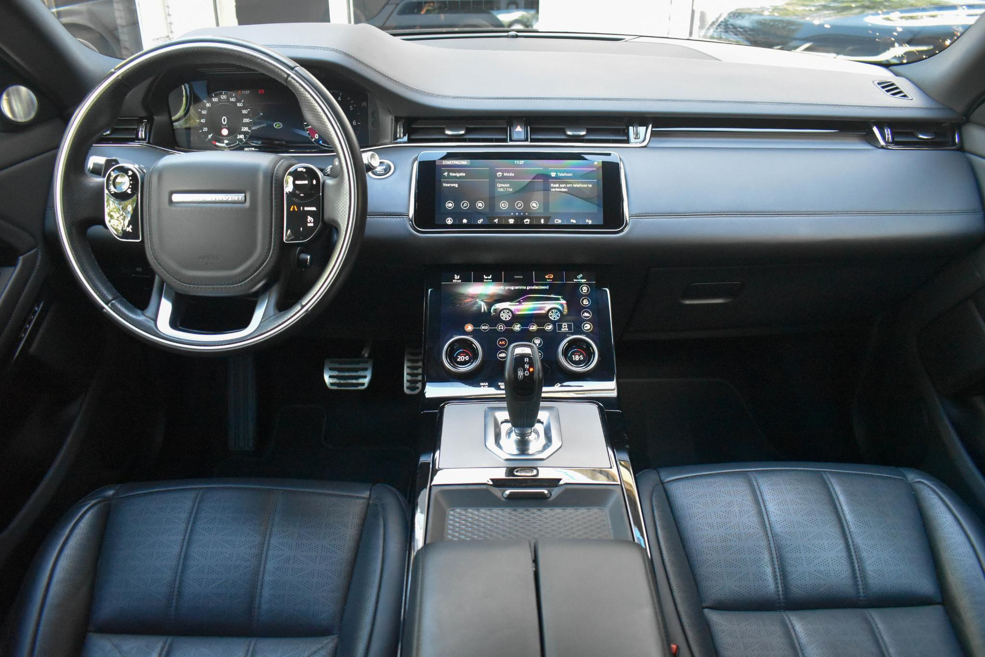 48526343-1.jpg