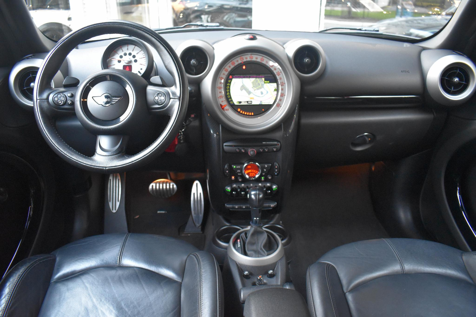 51064097-1.jpg