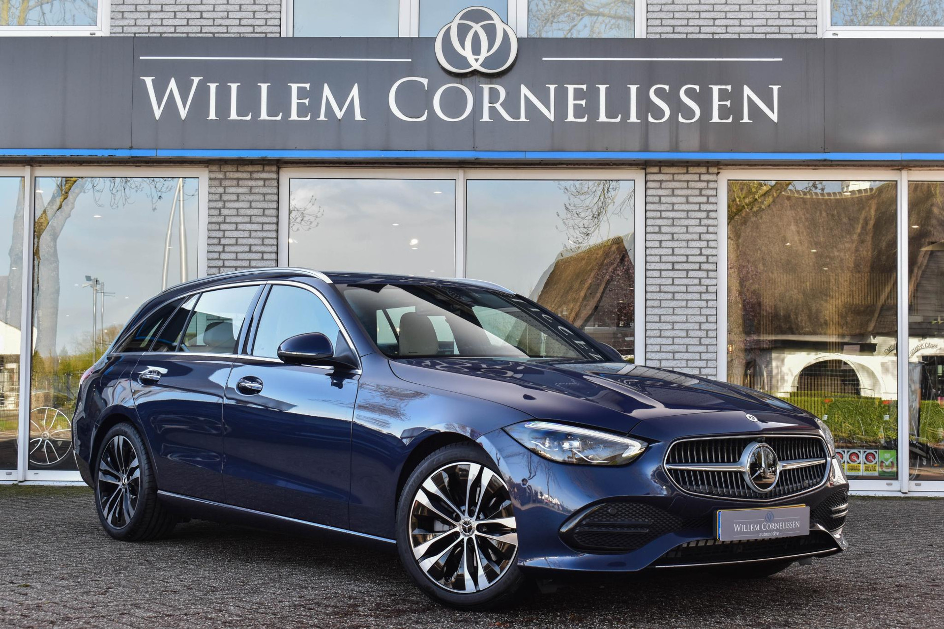 52985670-54.jpg