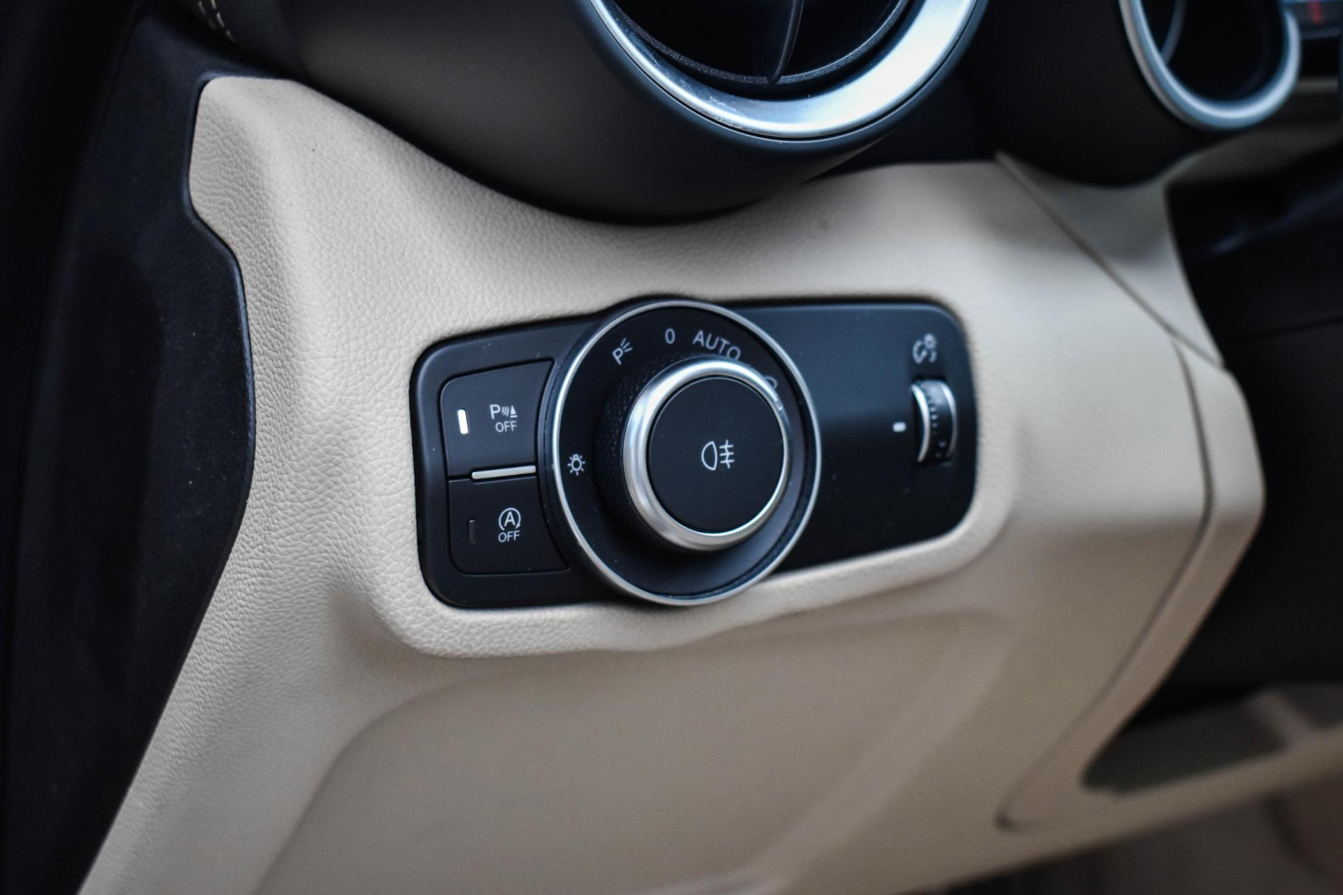 54552738-40.jpg