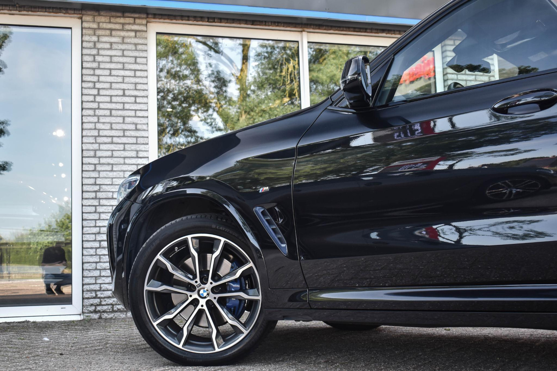 54896360-48.jpg