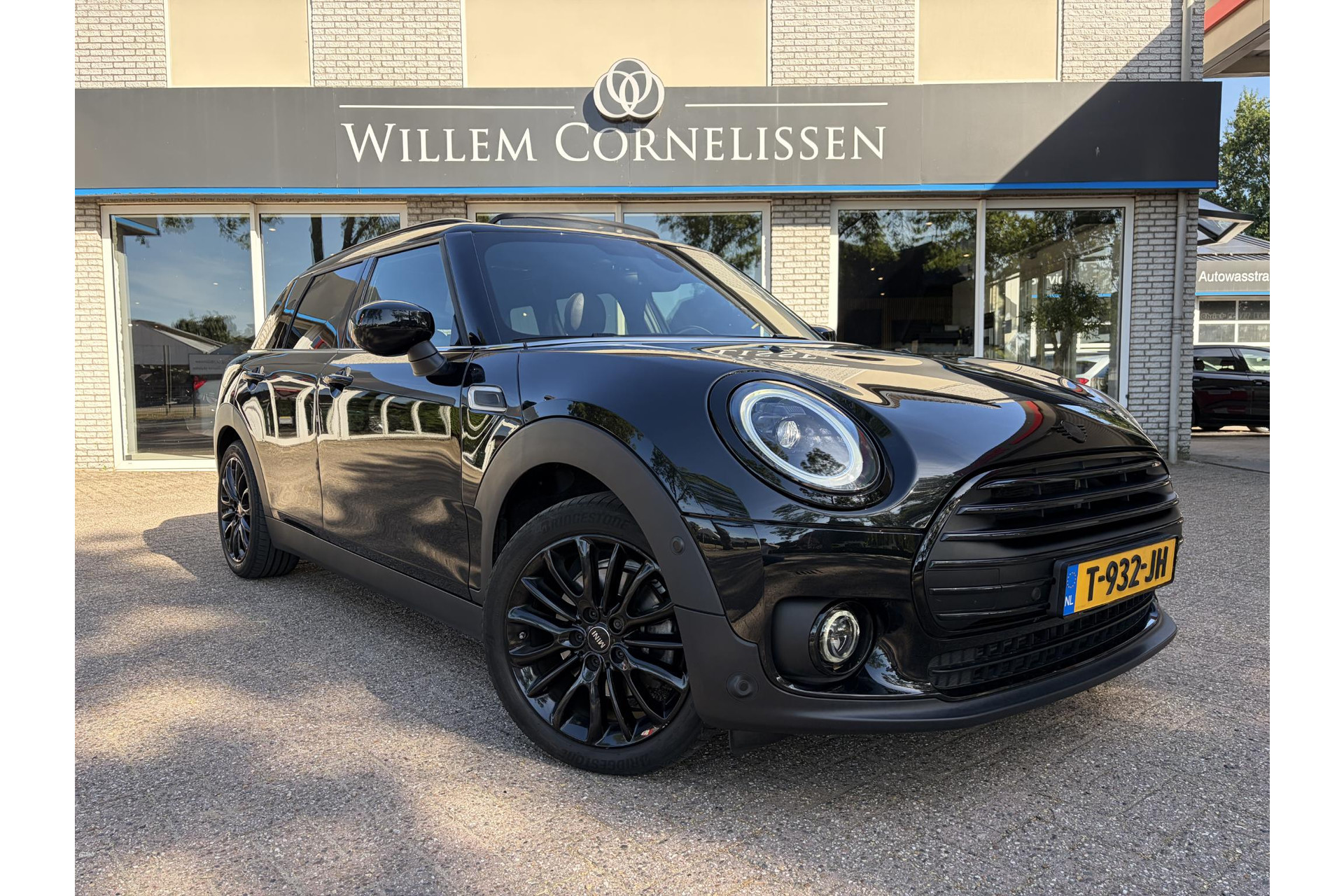 56119547