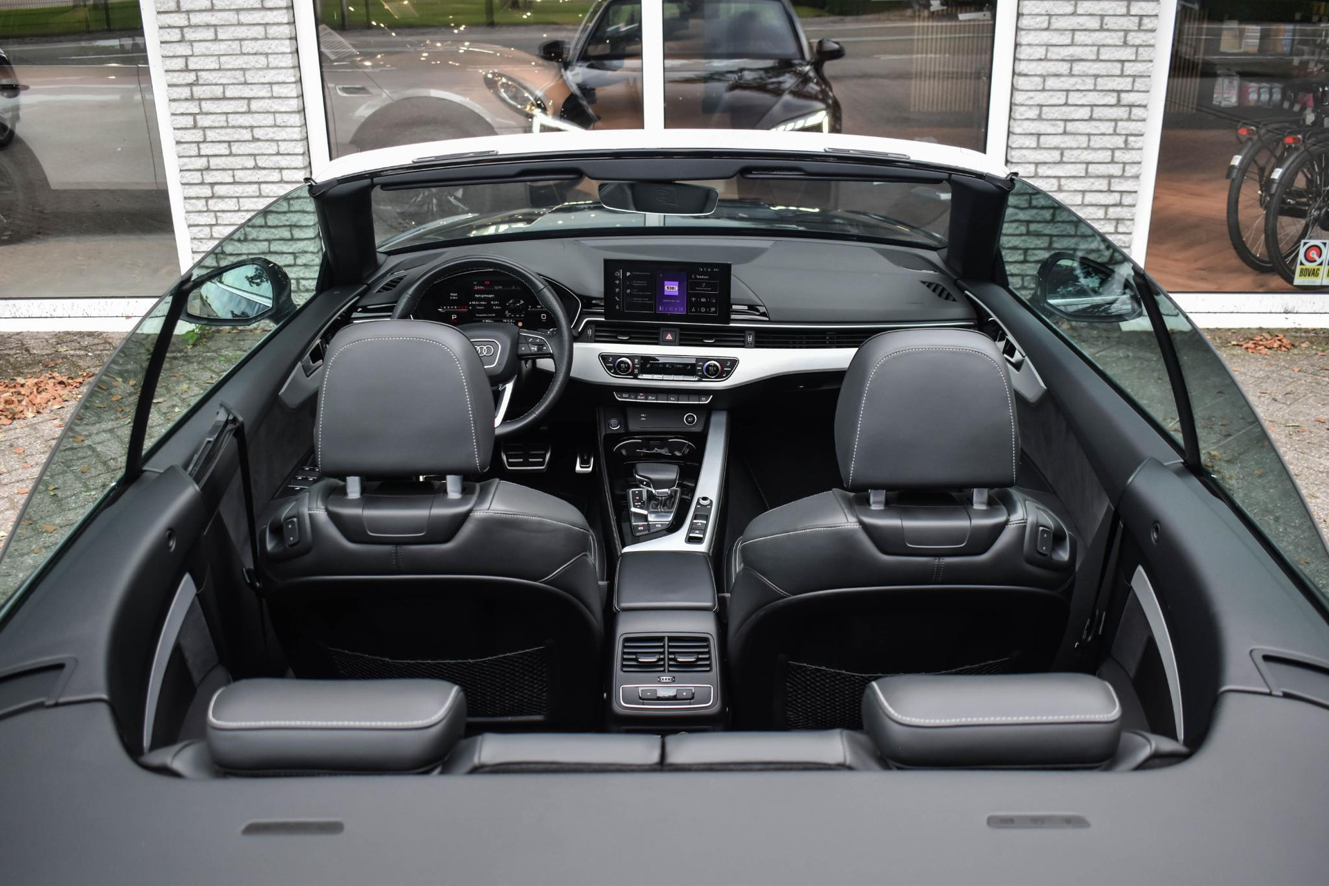56226331-1.jpg