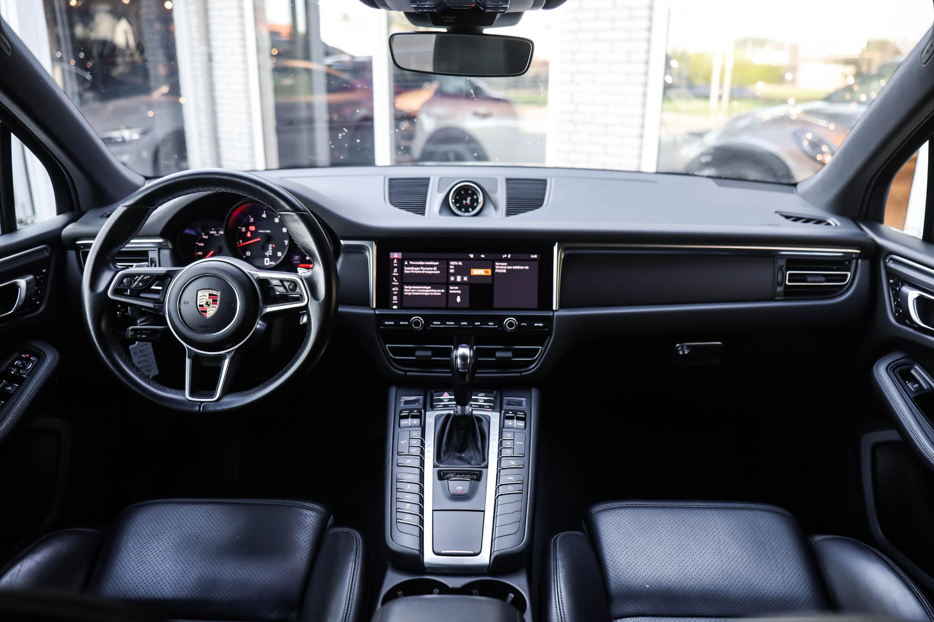 56695901-1.jpg
